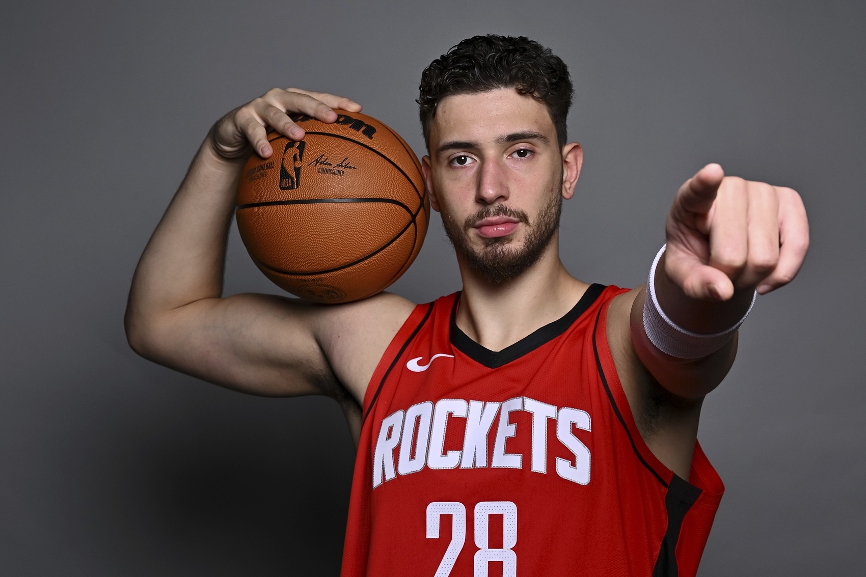 申京:打NBA杯的动力是奖杯 体验那种感觉 不是奖金