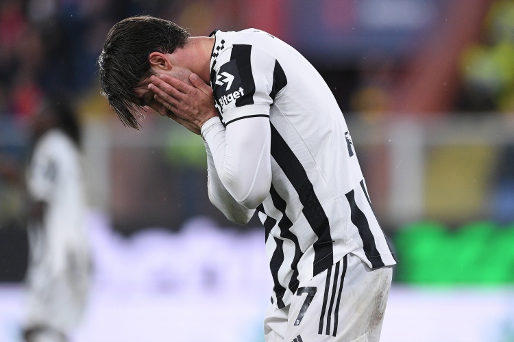 跟队记者:弗拉霍维奇将因伤缺席对阵米兰和维拉,维阿可能踢中锋