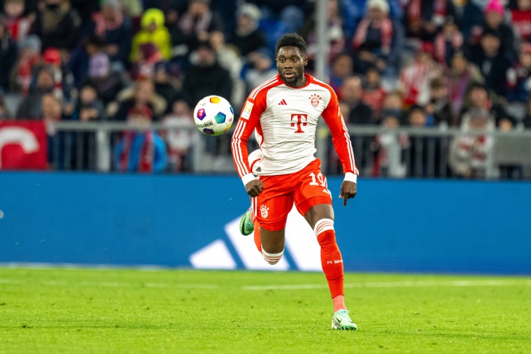 sport1:阿方索降低了对薪水的要求,他接近与拜仁续约