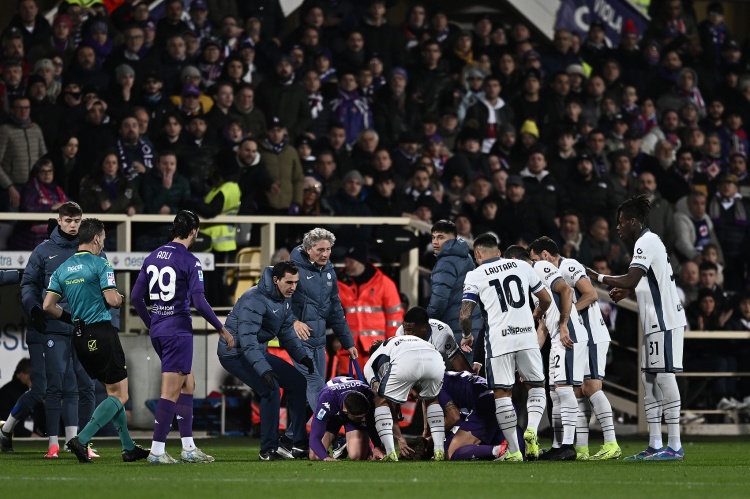 佛罗伦萨总经理:博维本周将做进一步检查,我们将胜利献给他