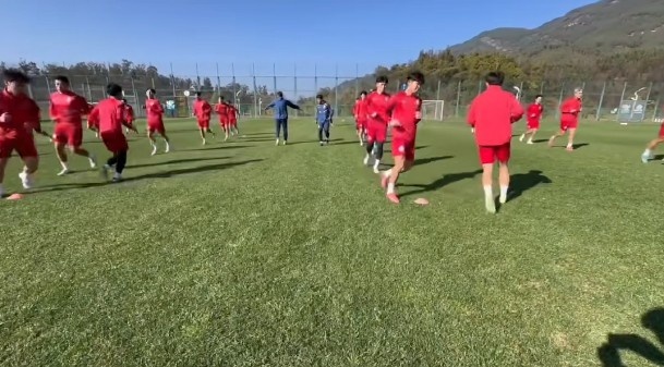 中甲球队延边龙鼎抵达云南玉溪进行冬训,张奥凯等球员离队