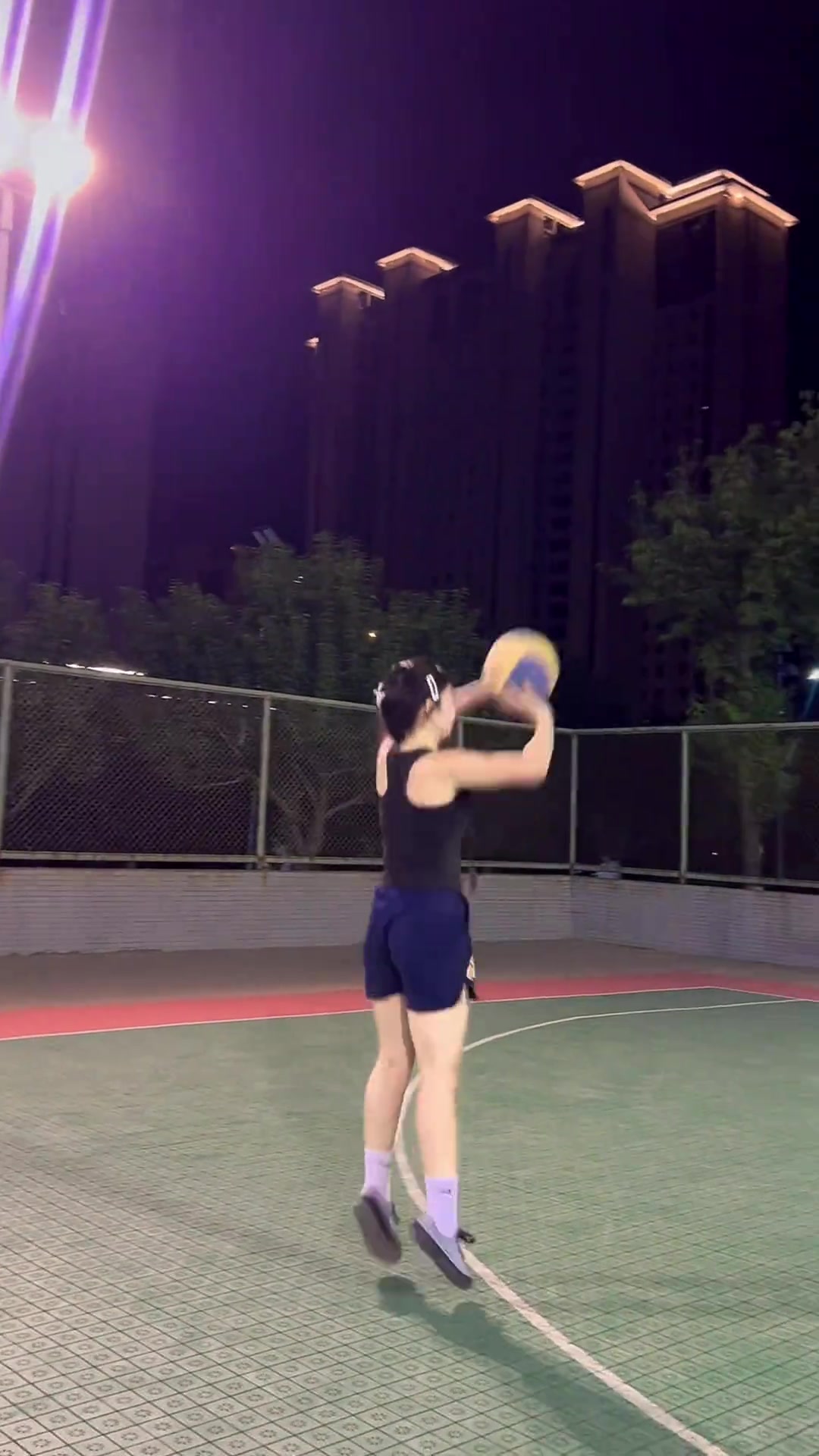 美女,防守的时候能不能拉辫子