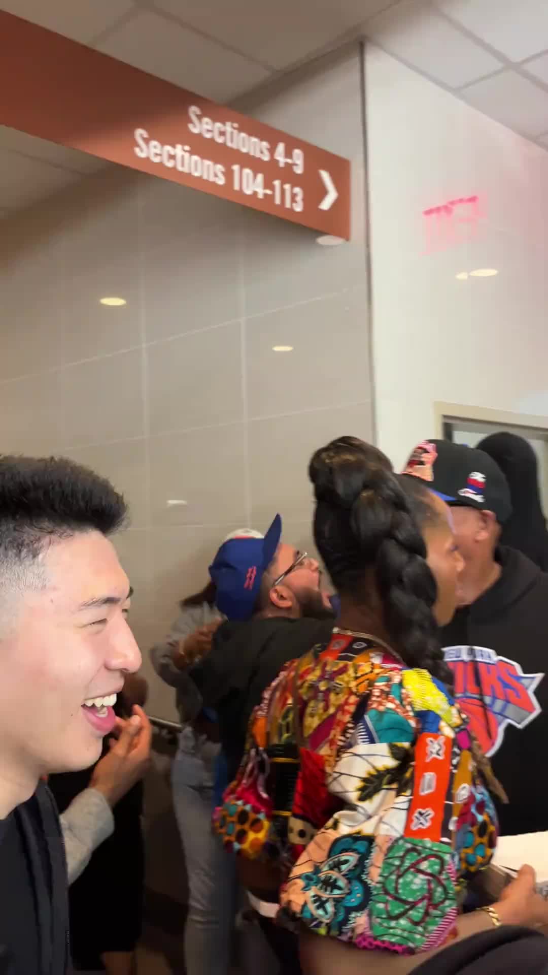 这就是口碑!尼克斯出局后球迷高喊“法克吹羊”泄愤