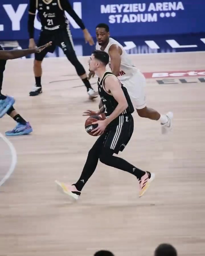 为老东家积攒好运罗伯森季后赛连拿MVP!