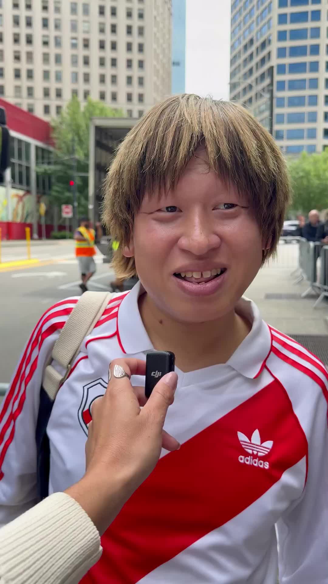 太拼了!鹿岛鹿角球迷飞行4500英里抵达西雅图,就为了骂浦和红钻