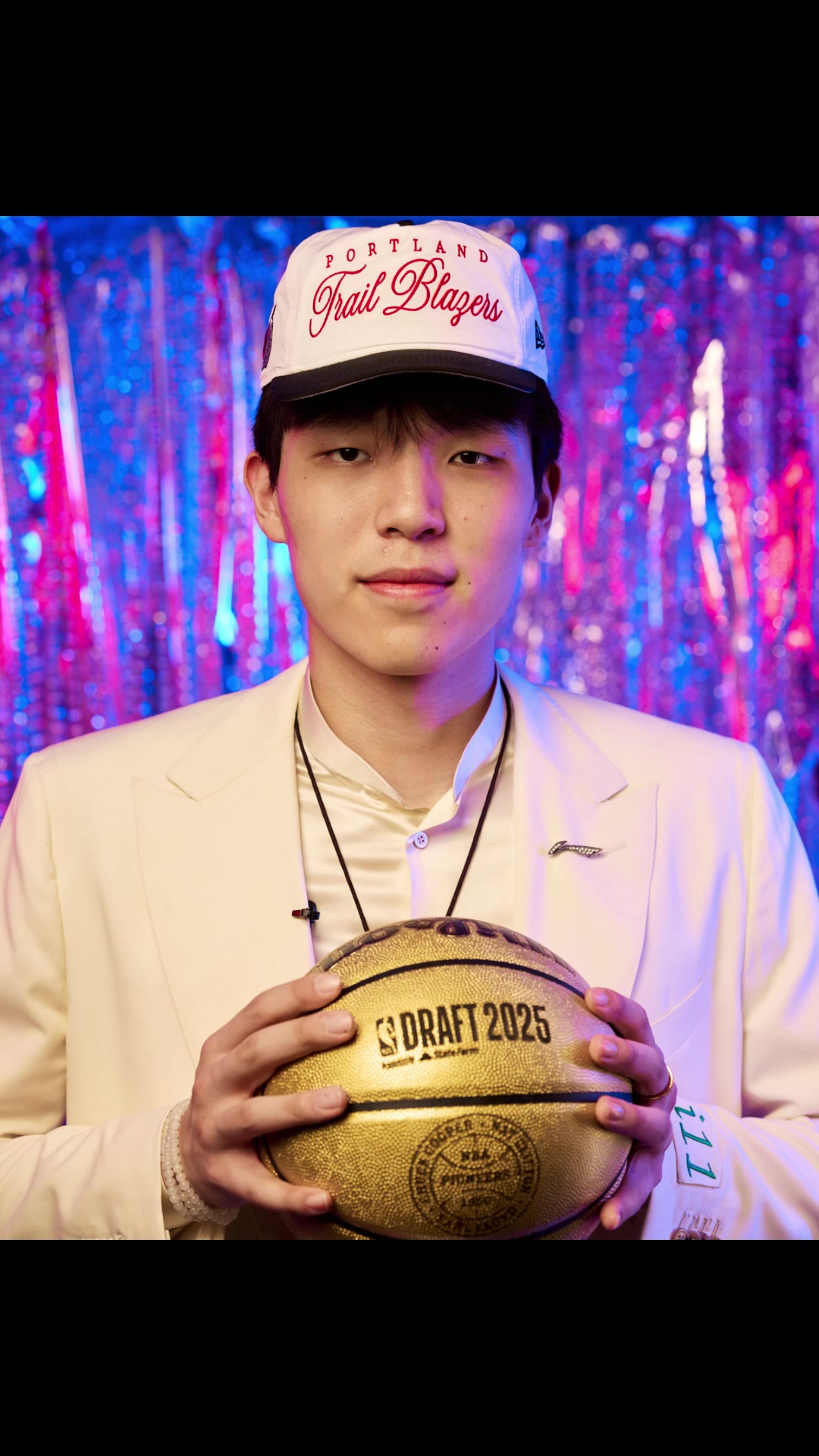 期待NBA首秀!开拓者官方晒出16号秀杨瀚森定妆照花絮