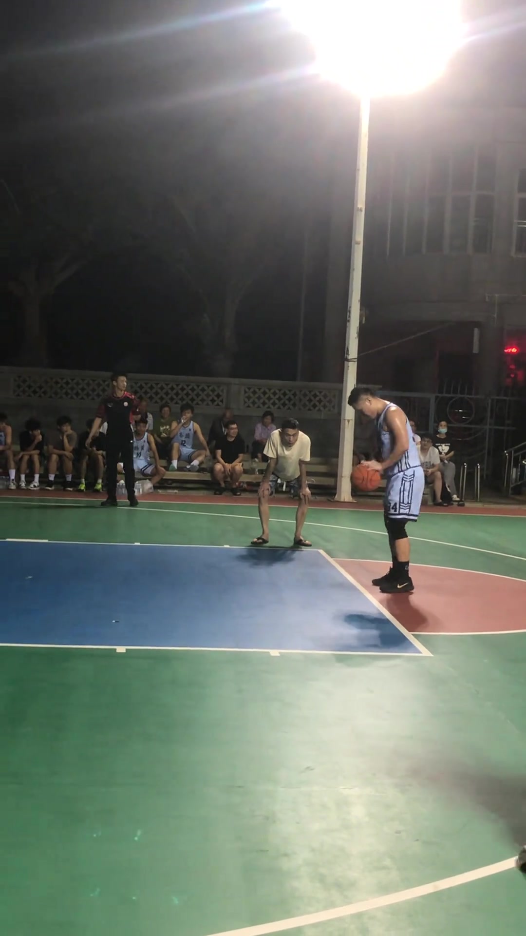 会笑到肚子痛