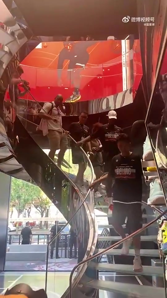 笑死!巴特勒此前中国行体验快捷支付一脸懵逼:我的钱怎么没了
