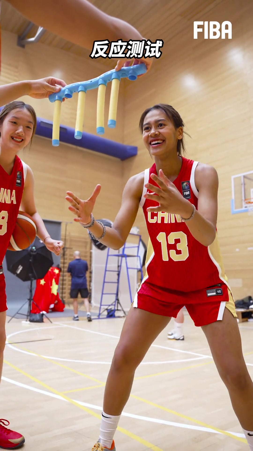 一起来看看中国U19女篮的姑娘们在反应测试的表现如何呢