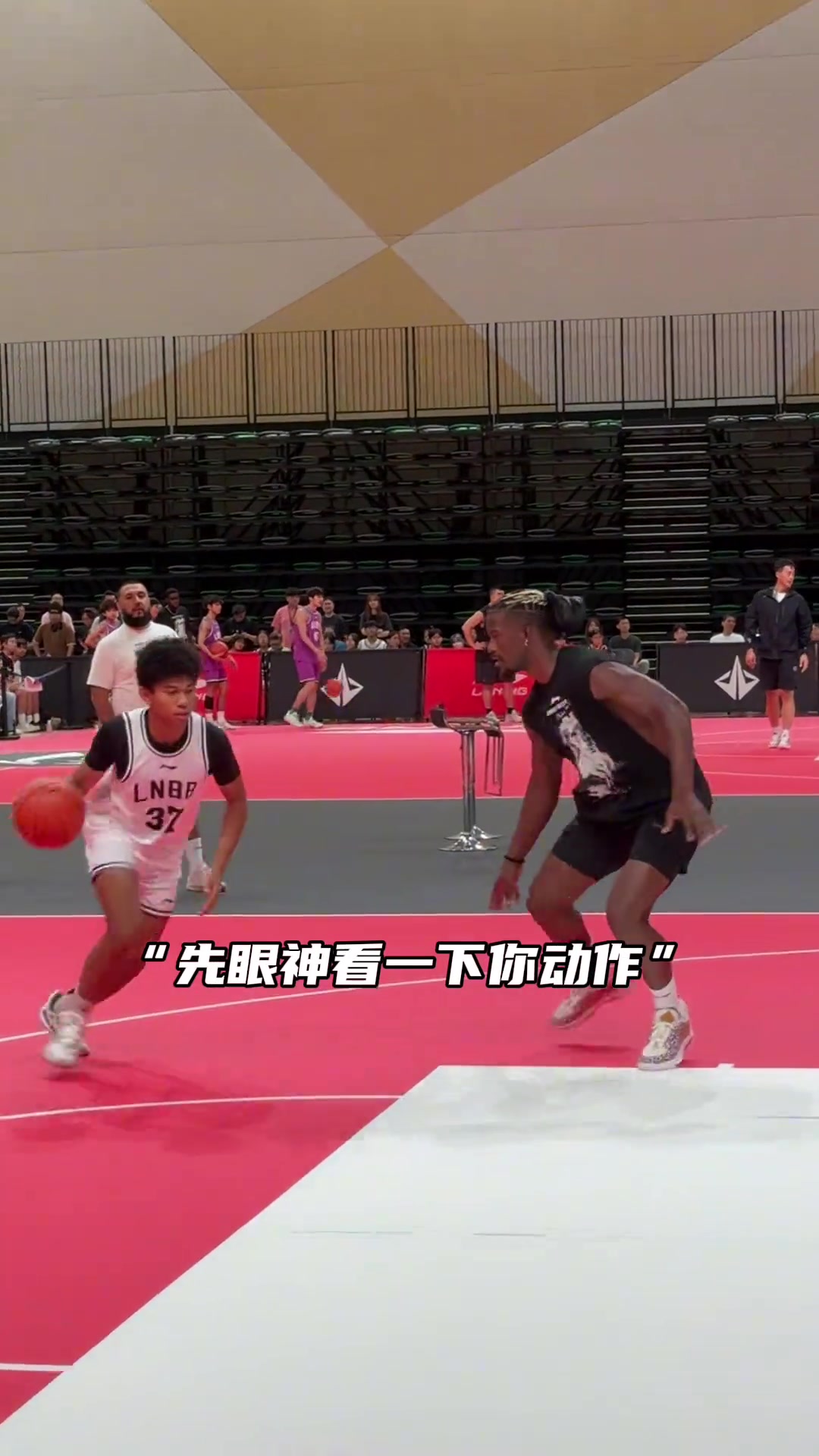 NBA级别的防守有多窒息巴特勒中国行1v1给粉丝持续送火锅
