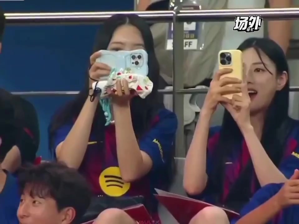 颜值如何巴萨韩国行现场好多好多美女宝贝高矮胖瘦各不同