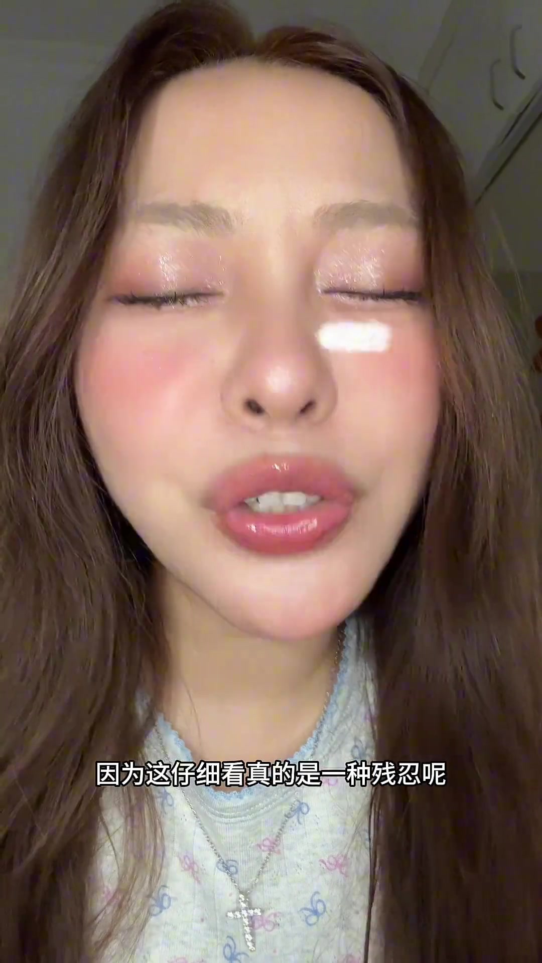 女博主声援张元英:在男凝视角下强颜欢笑,谁会在踢球时穿超短裙