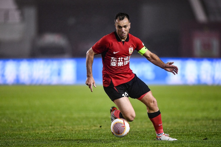 北青体育:塞蒂恩3日与塞尔吉尼奥会面,法比奥、古加已返回中国