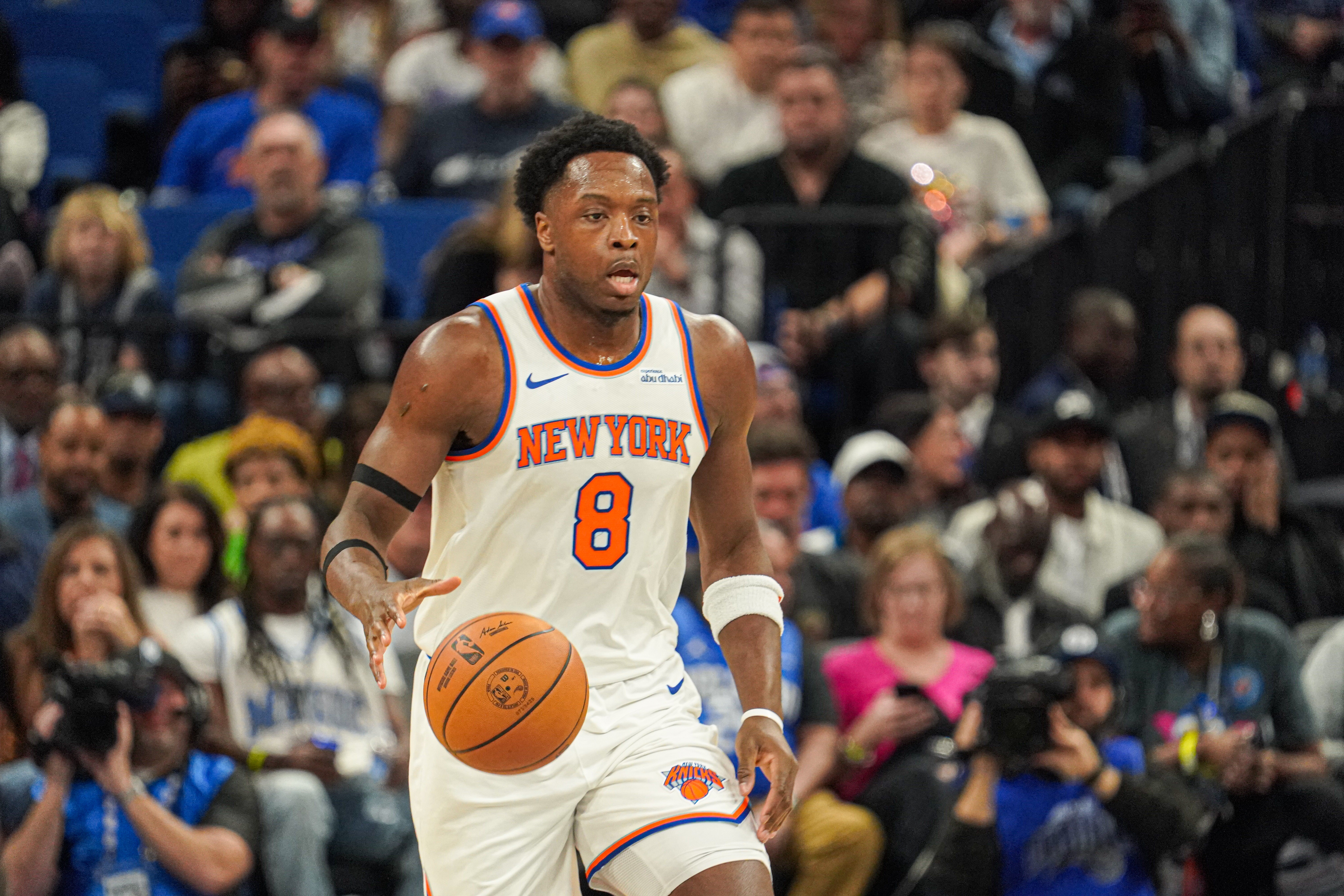 布伦森:阿努诺比表现不可思议 他今天打球的方式非常特别