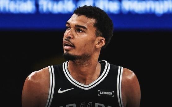 改争最佳第六人文班替补21分钟砍30