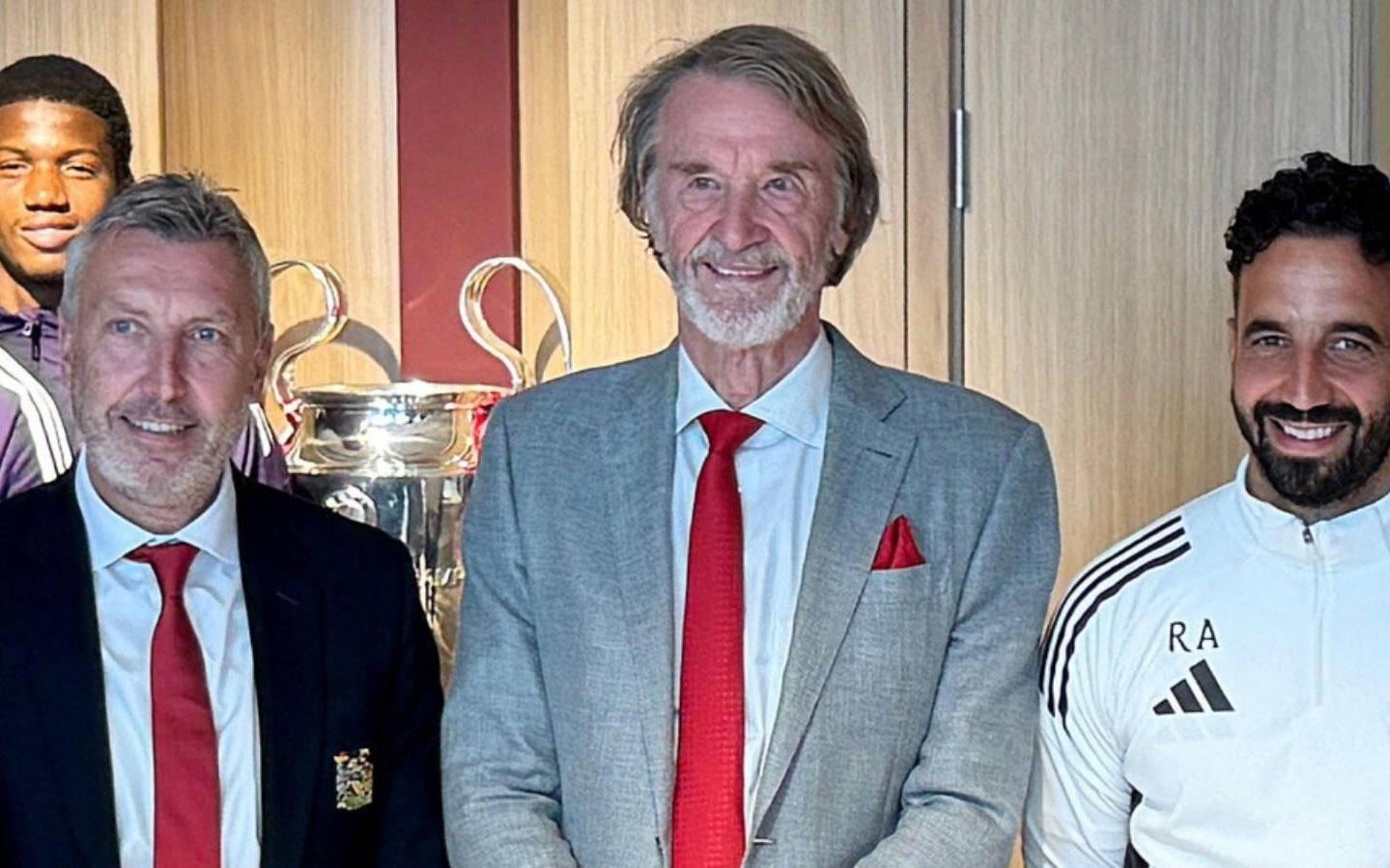 记者：威尔科克斯批评阿莫林战术，还说