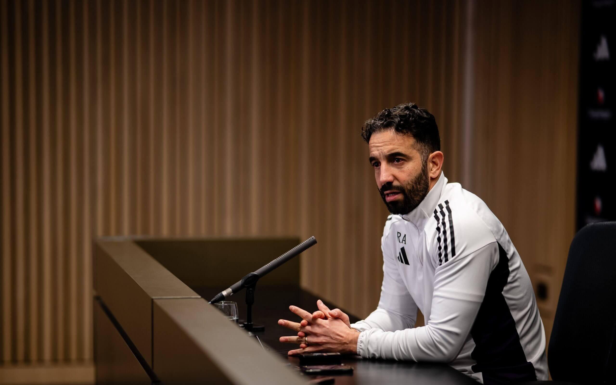 TA：经理变少&主教练变多，英超正在告