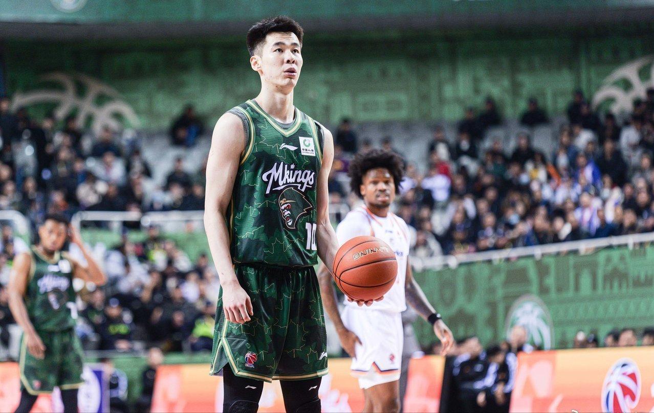 不服郭昊文！辽篮状元砍下21分，队友错