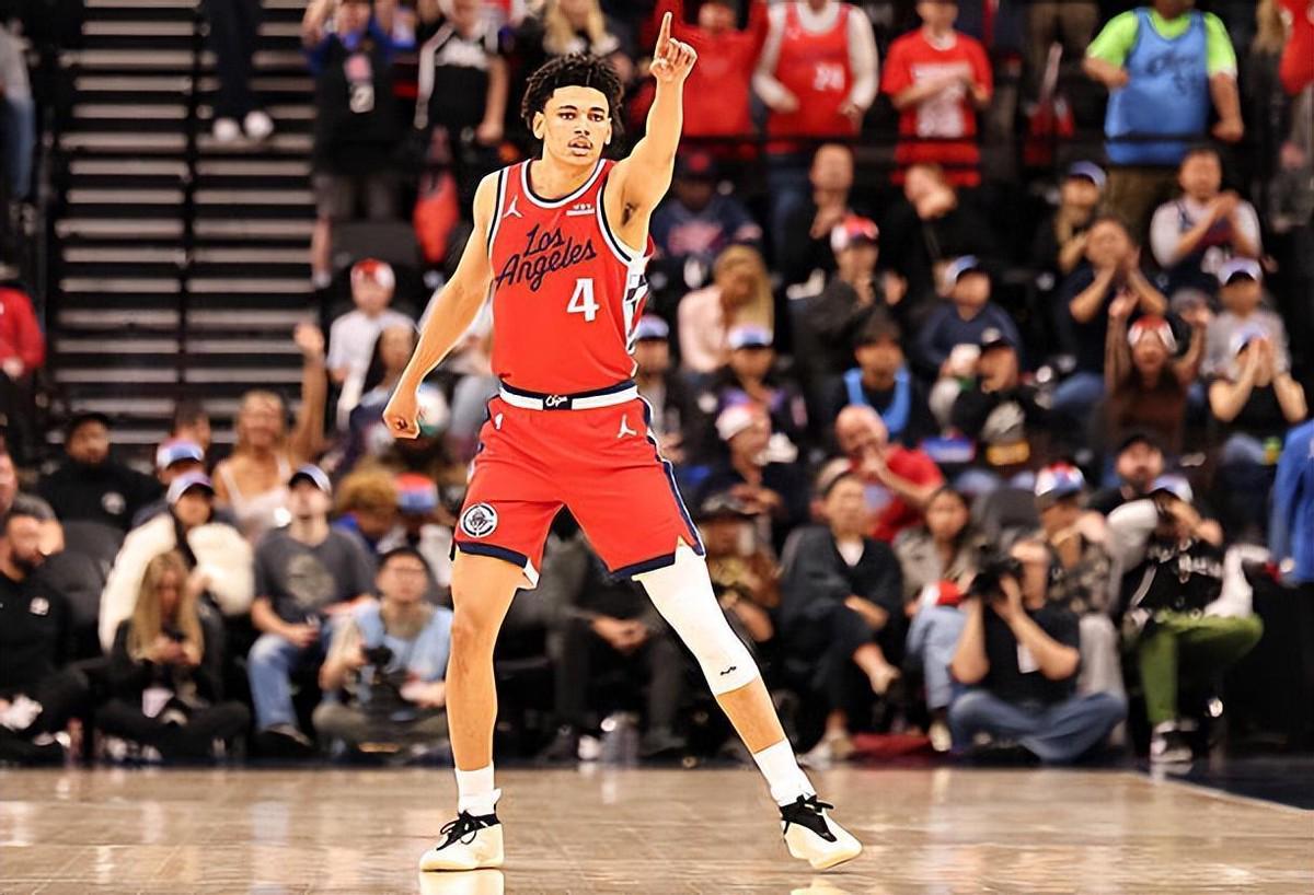 面对库里砍20+7，三分命中率39%，二轮