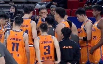 上海vs青岛前瞻：洛夫顿PK韦瑟斯庞引