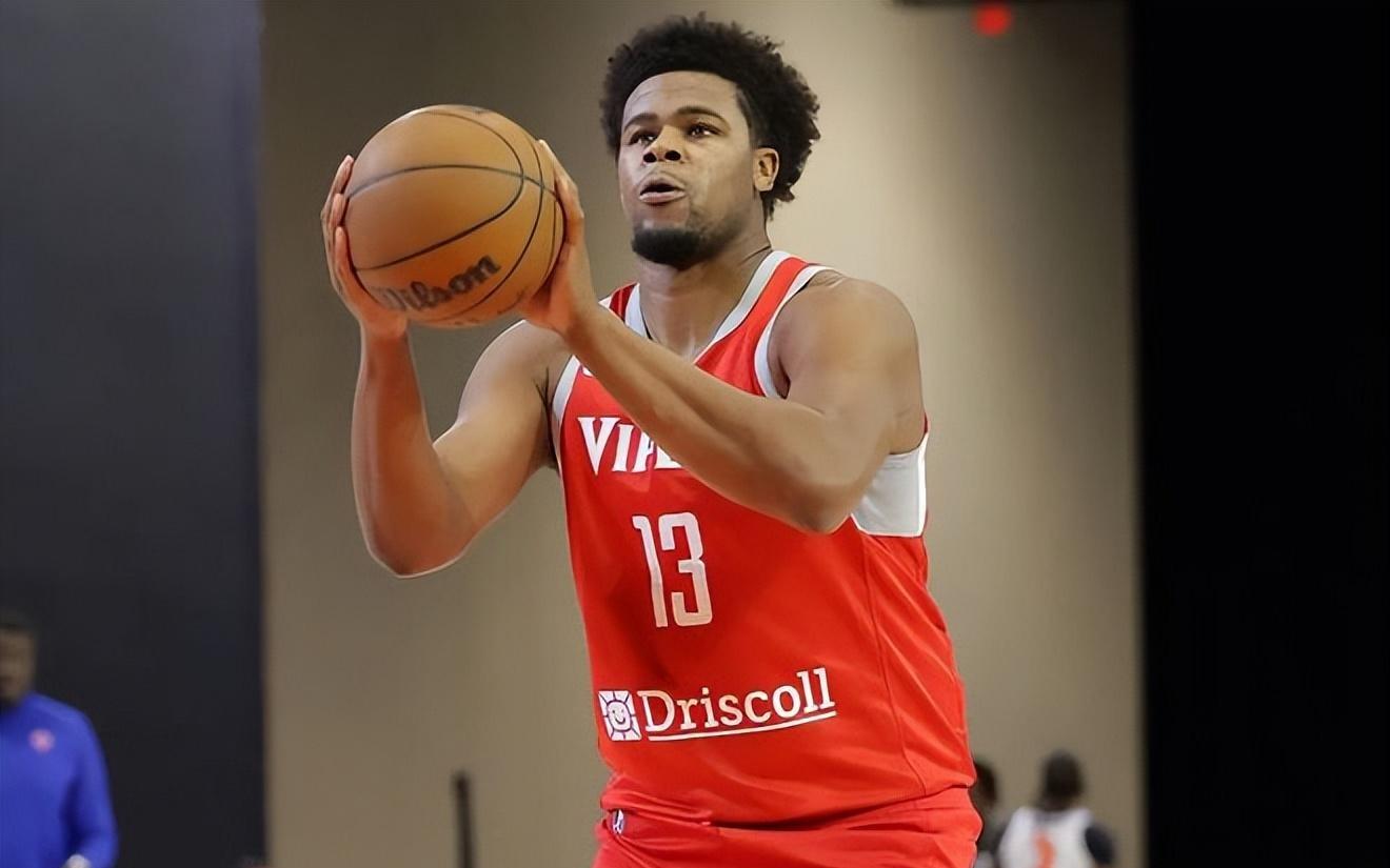 进攻能力确实不错，但火箭二队替补中