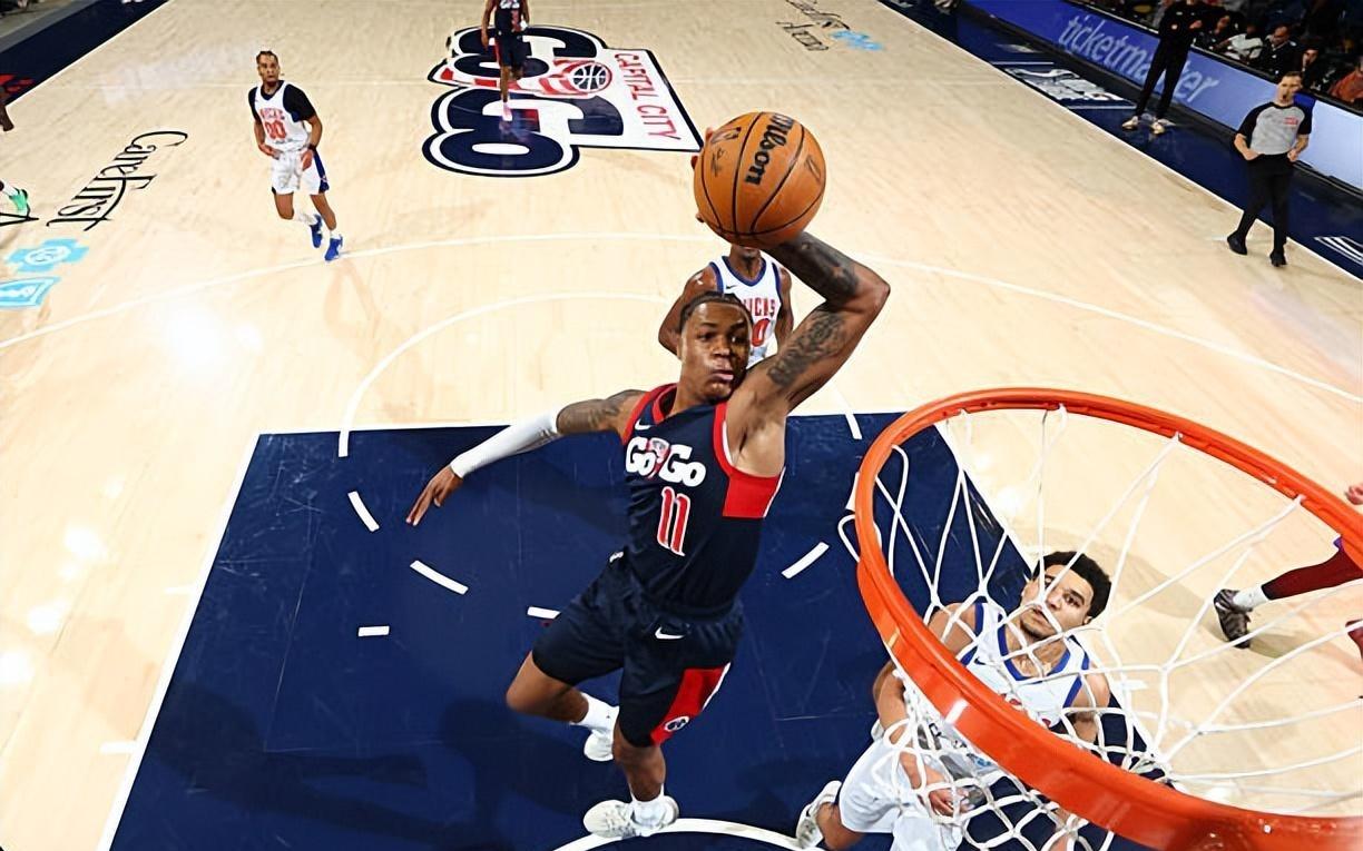 前脚刚刚被火箭裁掉，后脚火箭二队又得到了他的发展联盟所属权