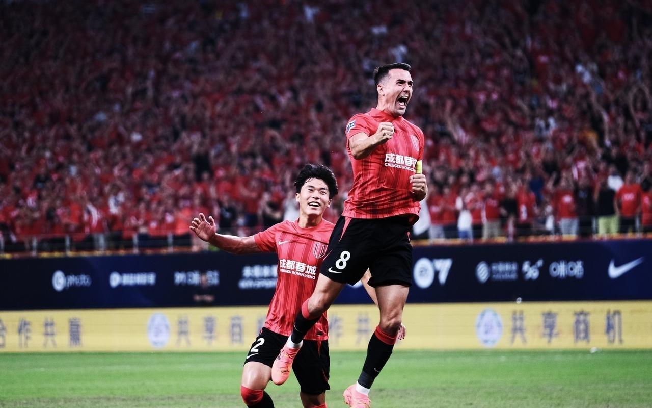 31岁队长确定告别蓉城！无缘海港+顶