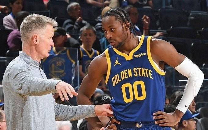 记者：库明加不想让科尔的时间限制影