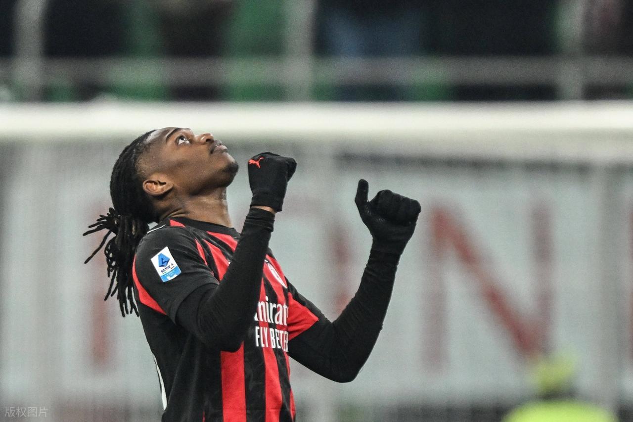 意甲最新积分战报AC米兰绝平保级弱旅国米基本锁定半程冠军
