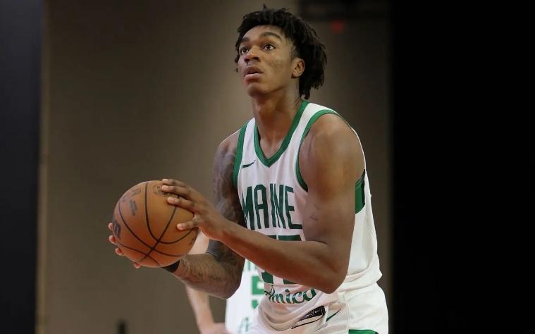 凯尔特人内线新秀在攻防两端都颇有