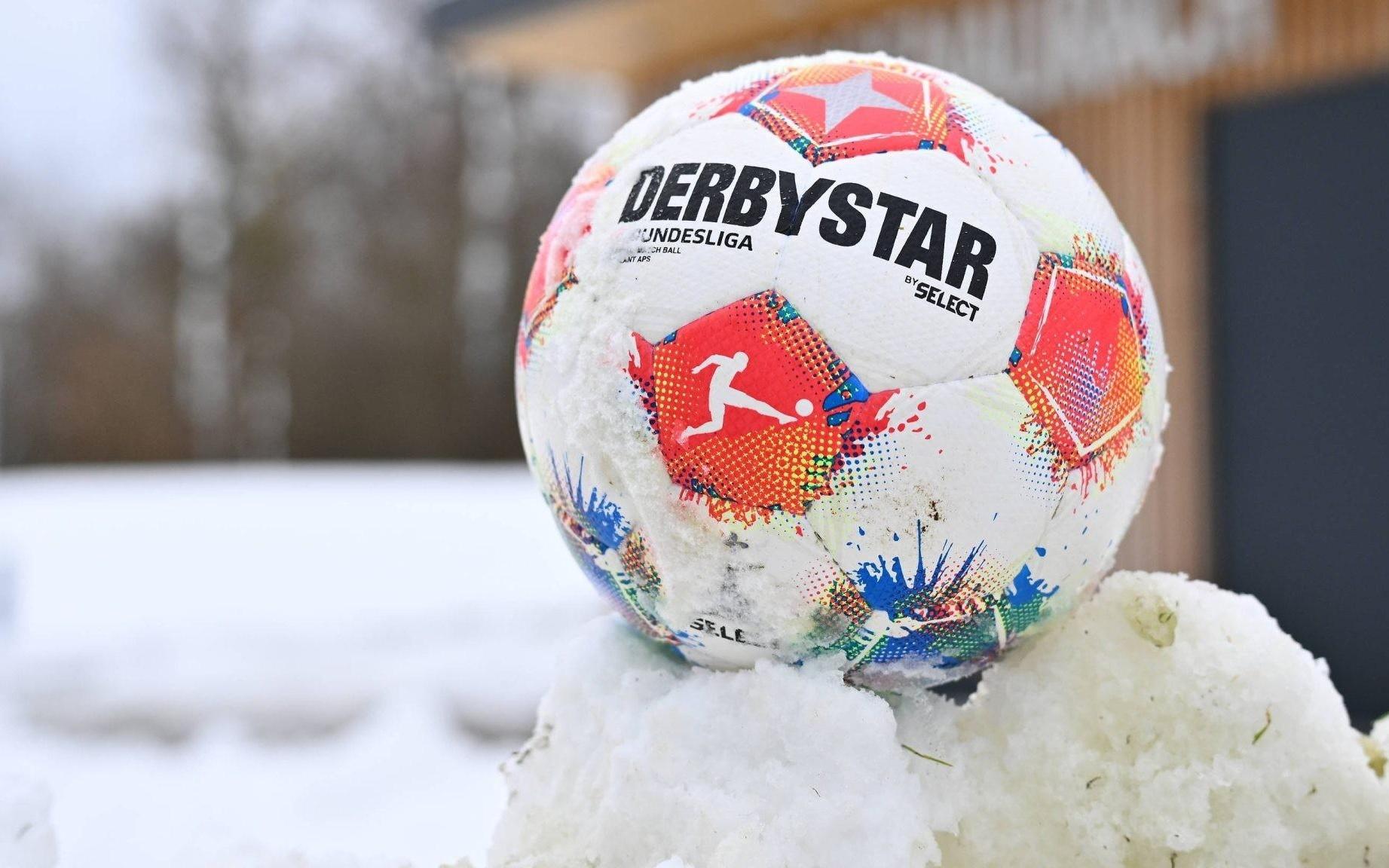 官方：因球场结冰和严重风雪，不莱梅vs霍芬海姆的比赛延期