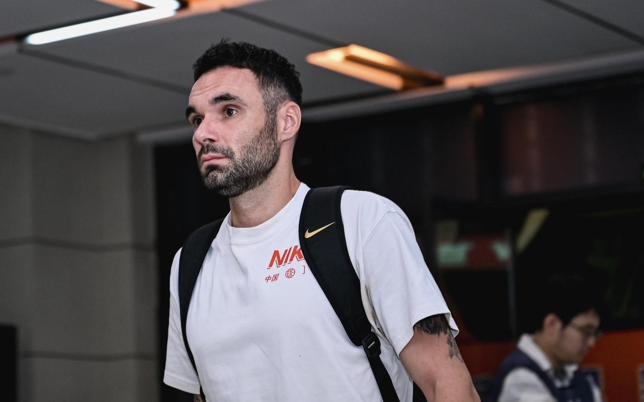 中超冬窗又一条外援大鱼浮现！0转会