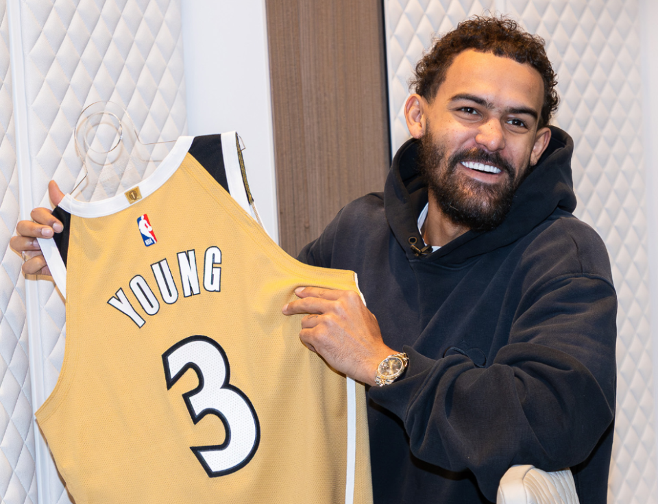 老鹰奇才1换2交易官宣！特雷杨改穿3