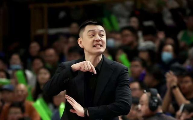 辽宁男篮VS广东宏远！杨鸣拒绝输球，亨