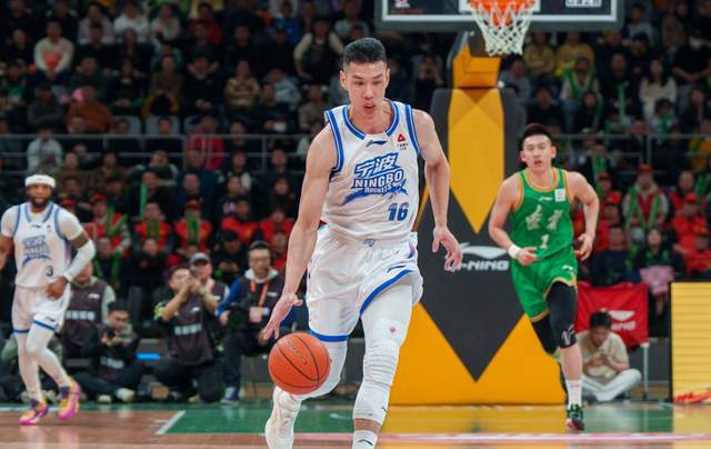 CBA本赛季进步最大的四名角色球员！1