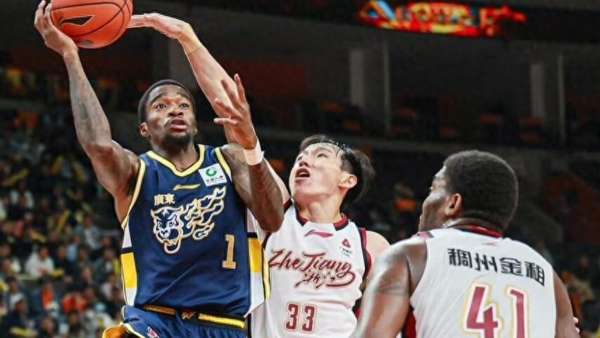 广东“双核”更迭，新老外援组合的巅