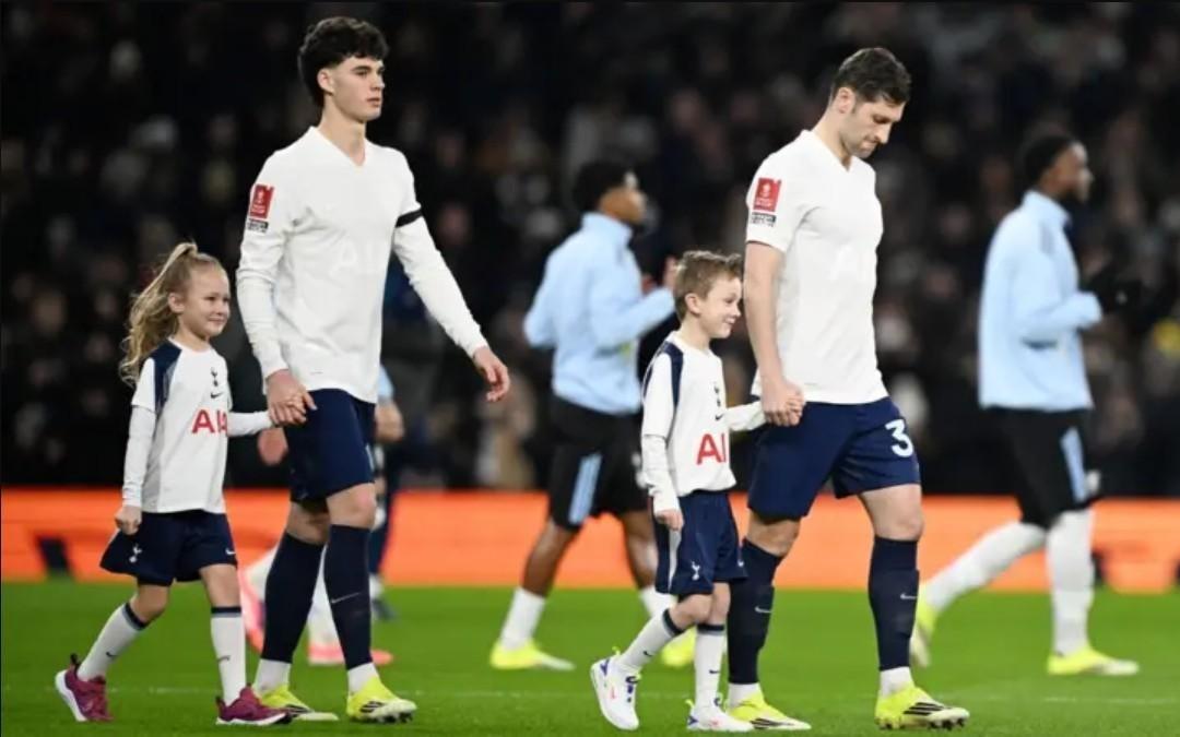 纪念俱乐部首夺足总杯125周年，热刺