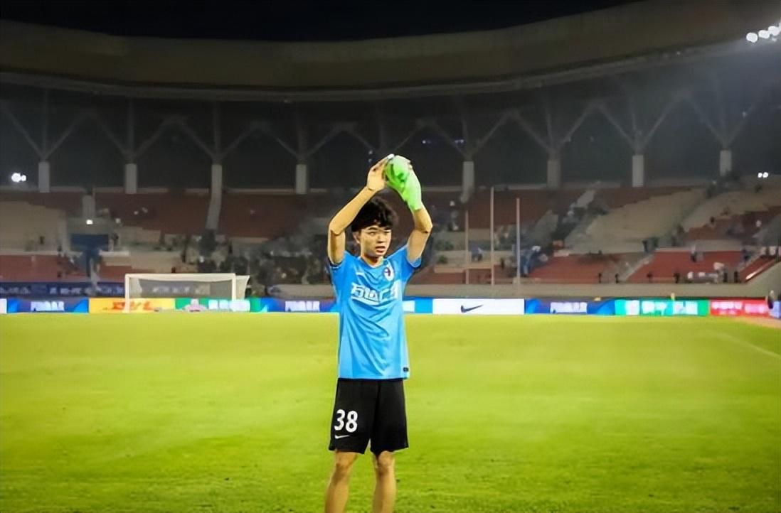 三位当打国脚确定参加津门虎冬训时