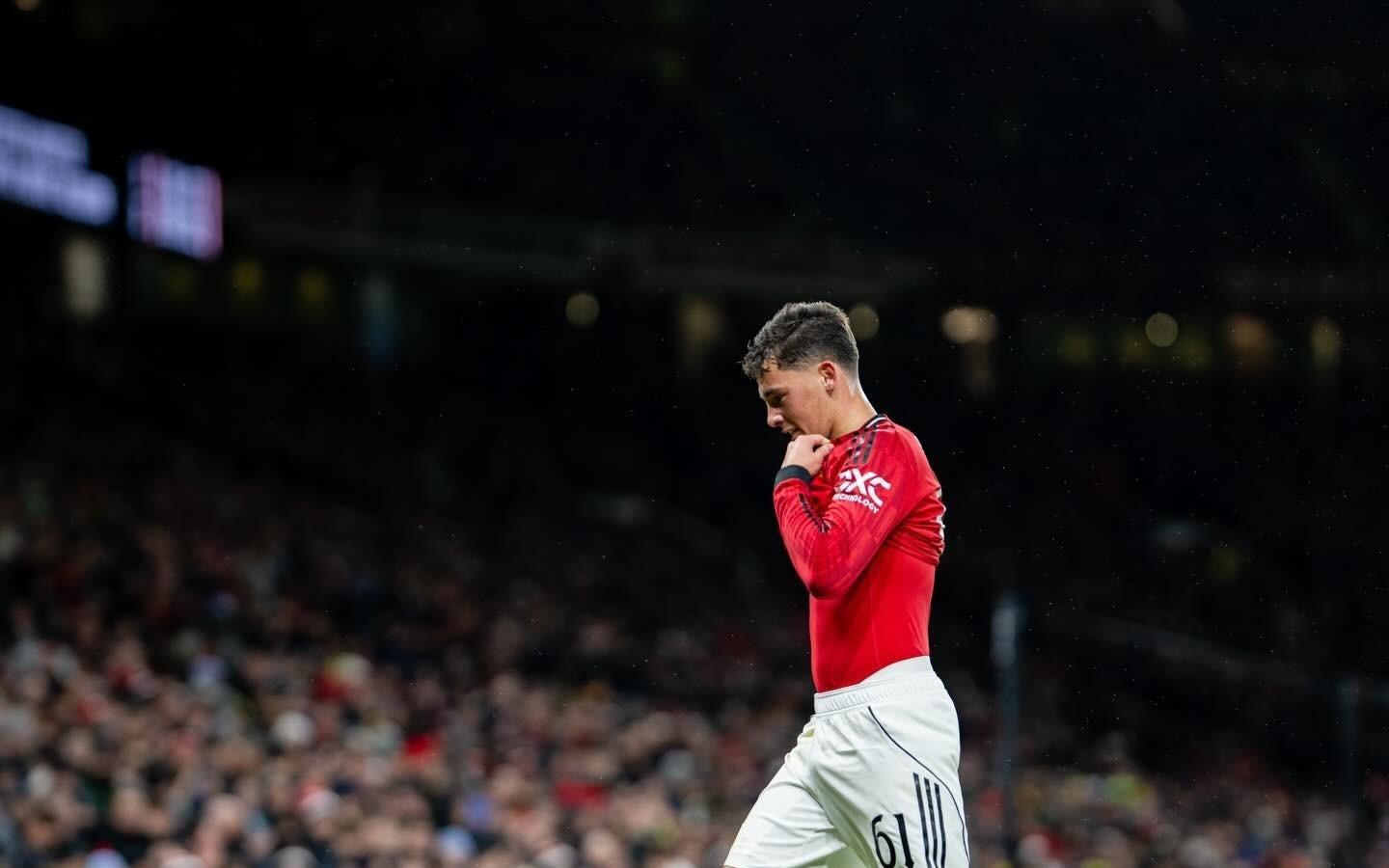 曼联染红小将莱西道歉：我让所有人失望了，不该情绪失控