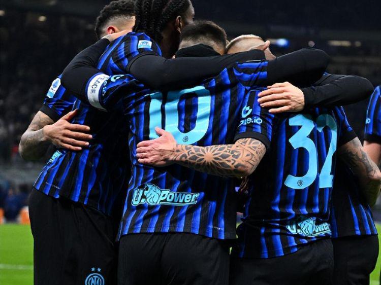 22！曼联旧将双响拯救意甲冠军国米痛