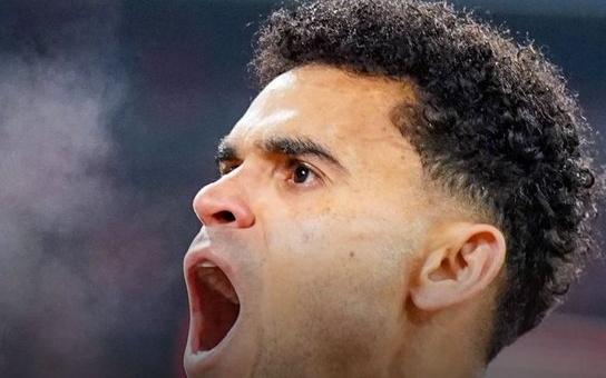 早报巴萨3比2皇马夺西超杯冠军曼联1比2布莱顿足总杯出局国米2比2那不勒斯！