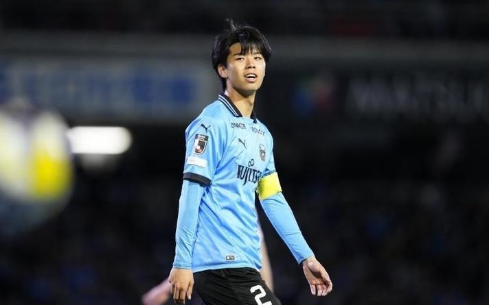 21岁日本新人开启生涯新一站：防C罗