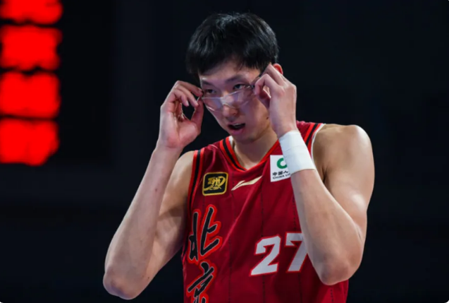 争议！周琦连拍视频为杜兰特霍姆格伦