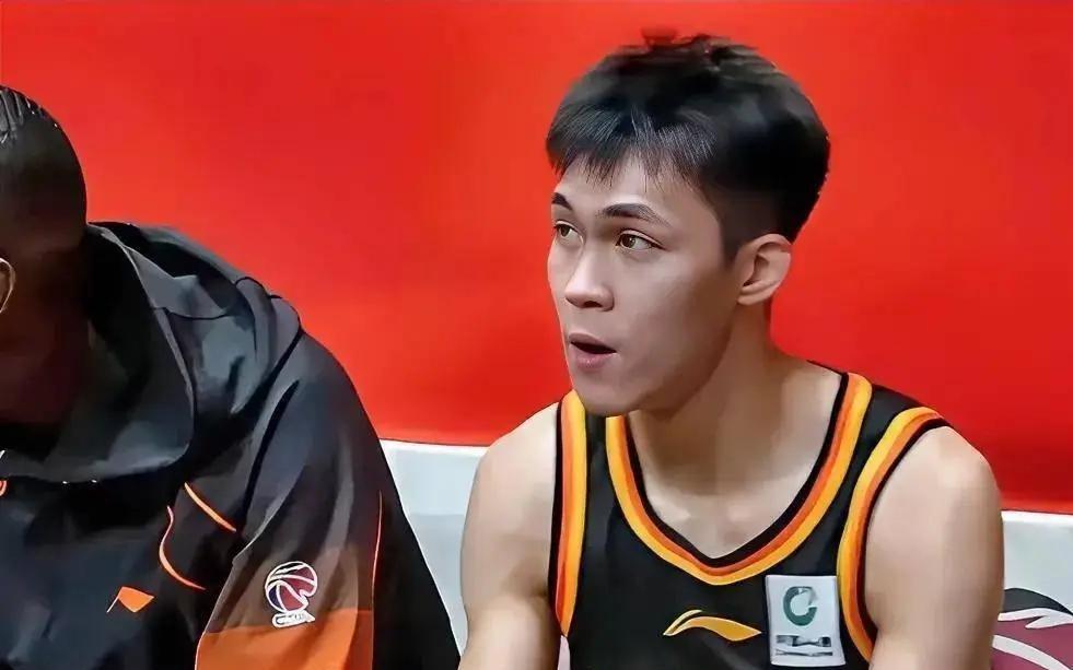 CBA全明星投票白热化：徐杰票王，郭艾