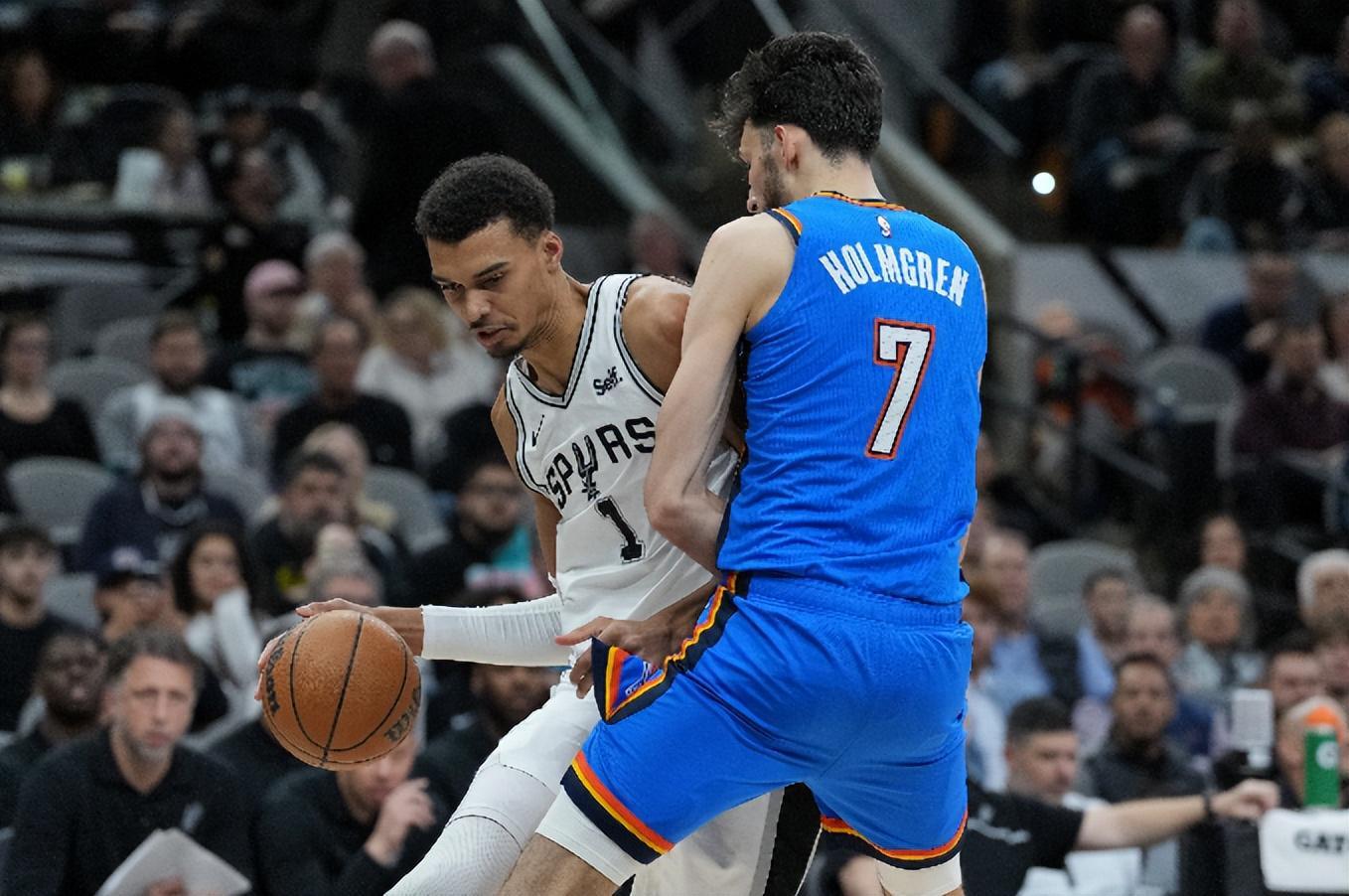 复仇马刺！联盟第一轰4连胜，亚历山大