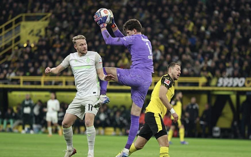 中场时多特被嘘，科贝尔：作为场上球员