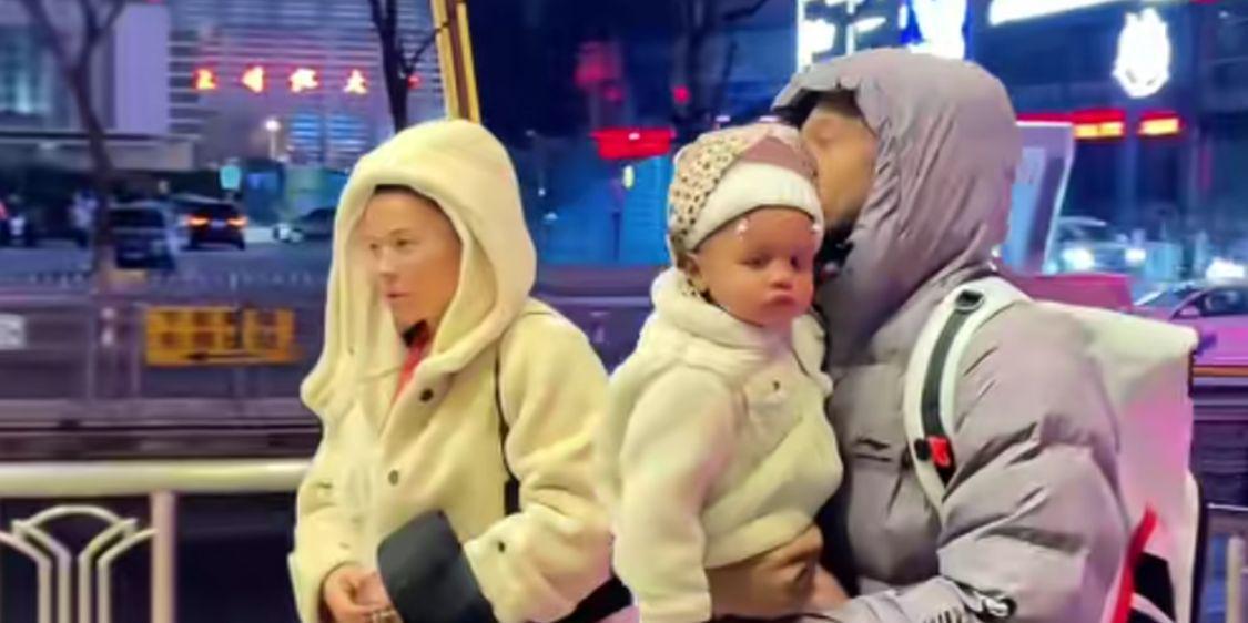 伤心！辽宁队小外援带着老婆、孩子默