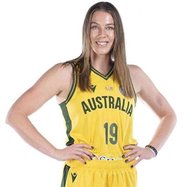 山东女篮官宣萨拉布莉卡夫斯加盟，将