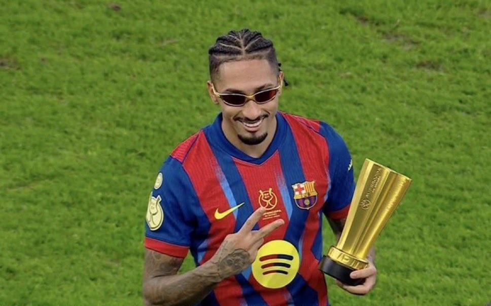 世体透露西超杯赛前拉菲尼亚更衣室