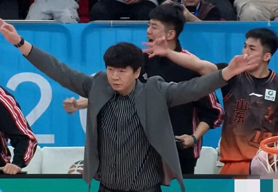 停不下来！10982：CBA劲旅豪取8连胜13记三分三人20+黑马惨败